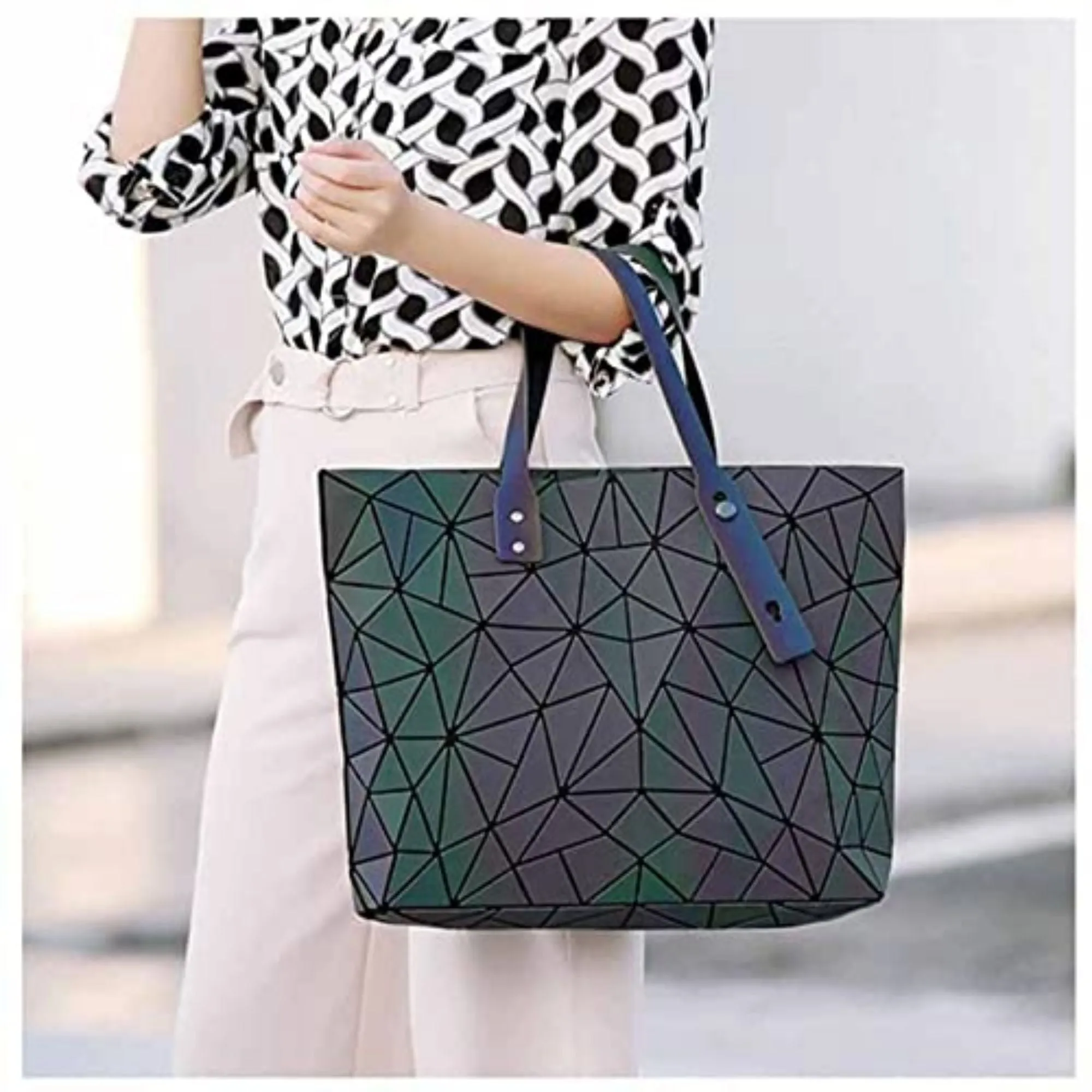 FabSeasons Luminous reflective Geometric Handbag / Purse / Tote Bag for Women