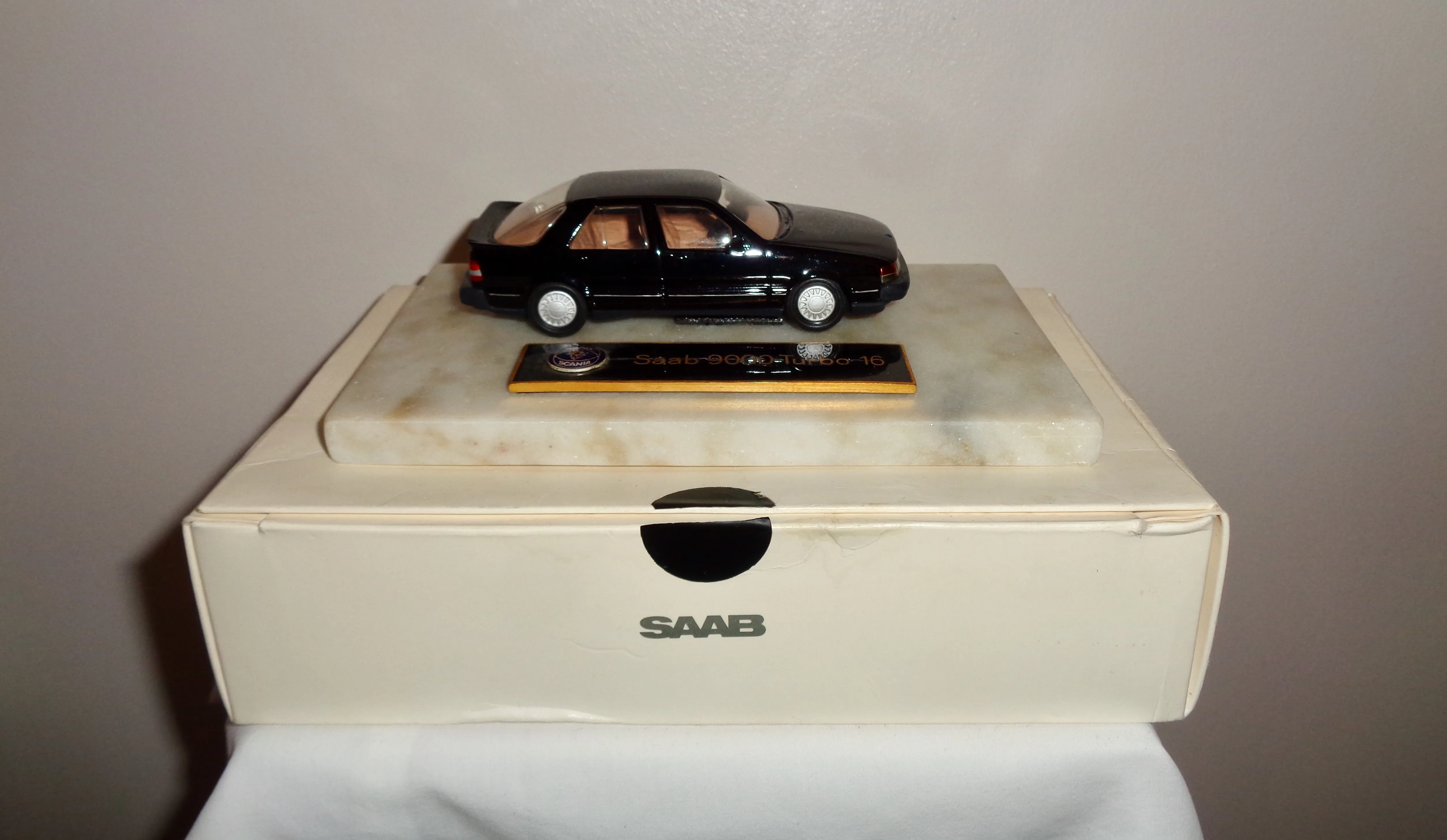 Somerville Model Saab 9000 Turbo 16 Car Dealer's Limited Edition