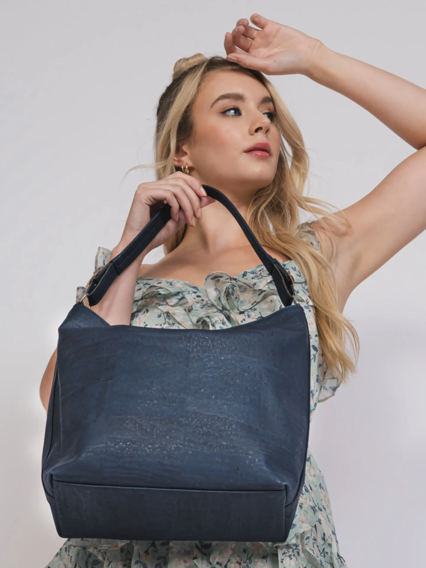 Tame Your Daily Chaos: Spacious & Stylish Cork Shoulder Bag (Laptop Friendly!)